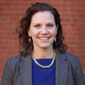 Headshot of Stephanie Ettinger De Cuba